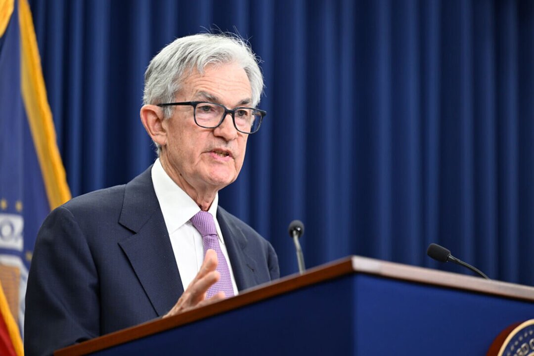 Powell Paves the Way for Fed Rate Cut in September