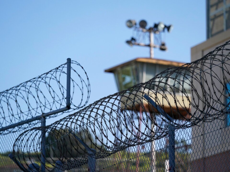 Florida Inmate Injured in Failed Razor Wire Escape