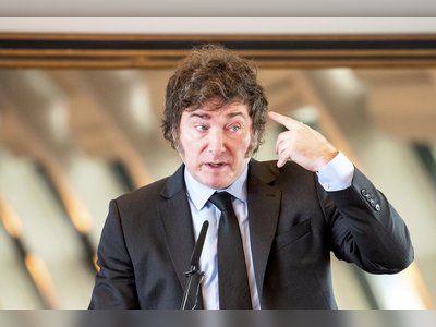 Argentina’s government under President Javier Milei Alleges Dollar Reserves Depleted to Defend Peso, Estimate Only $1 Billion Remains