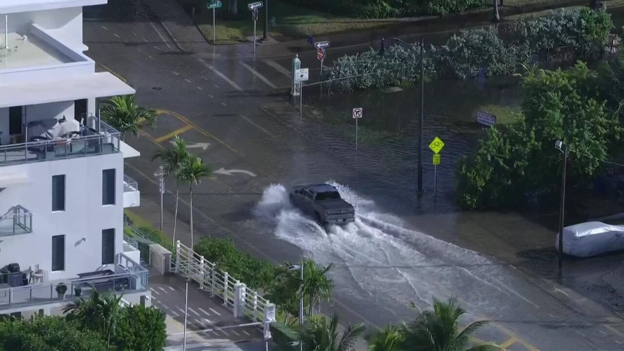 King Tides and Heavy Rain Flood South Florida Streets