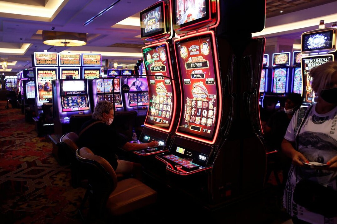 Gambler Wins $84,000 Jackpot on 88-Cent Slot Machine in Florida