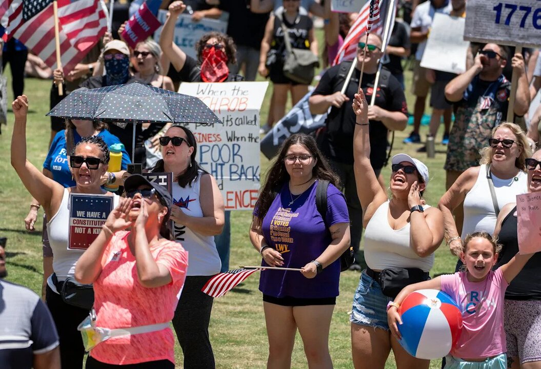 Nearly 100 ‘No Kings Day’ Protests Planned Across Florida