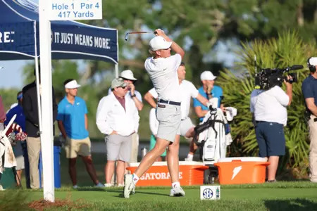 Florida Golf Team Dominates Opening Round With Seven-Shot Lead