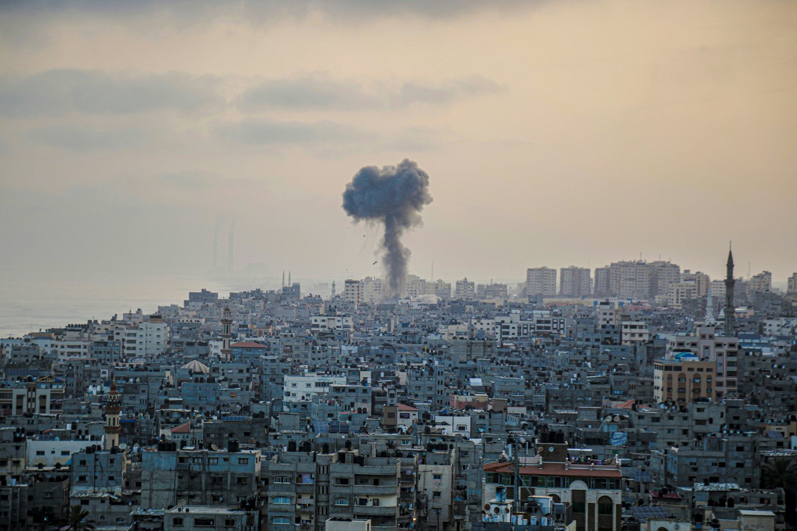 Fragile Gaza Ceasefire Marred by Israel Strikes and U.S. Endorsement