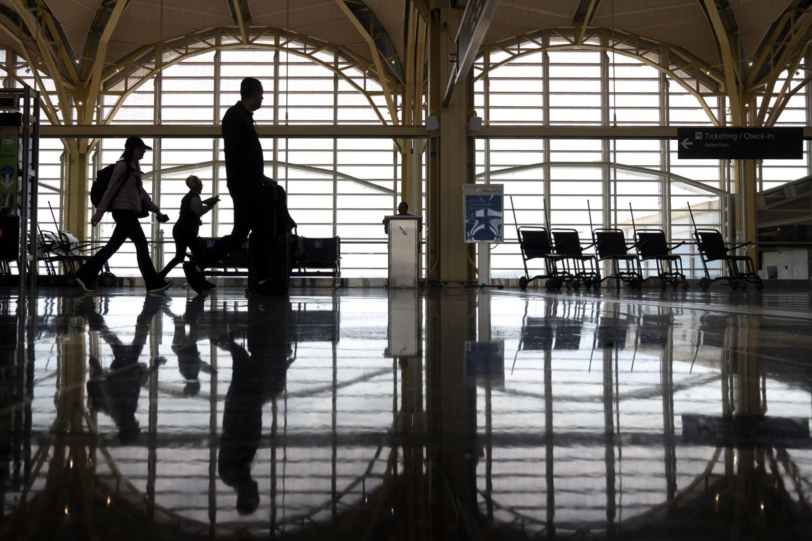 Bomb-Threat Evacuation Forces Ground Stop at Washington’s Reagan Airport