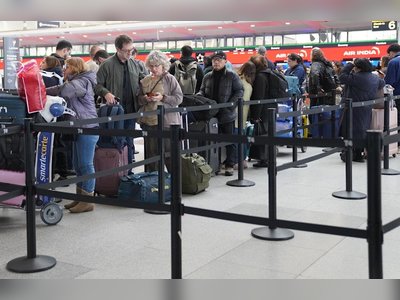 Senate Advances Funding Bill to End Record U.S. Government Shutdown