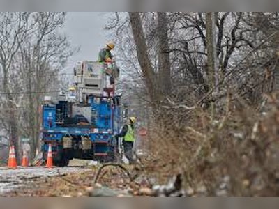 Hundreds of Thousands Remain Without Power Across U.S. Northwest After Severe Storms