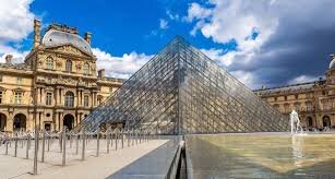Louvre Under Intensifying Pressure After Disastrous Year