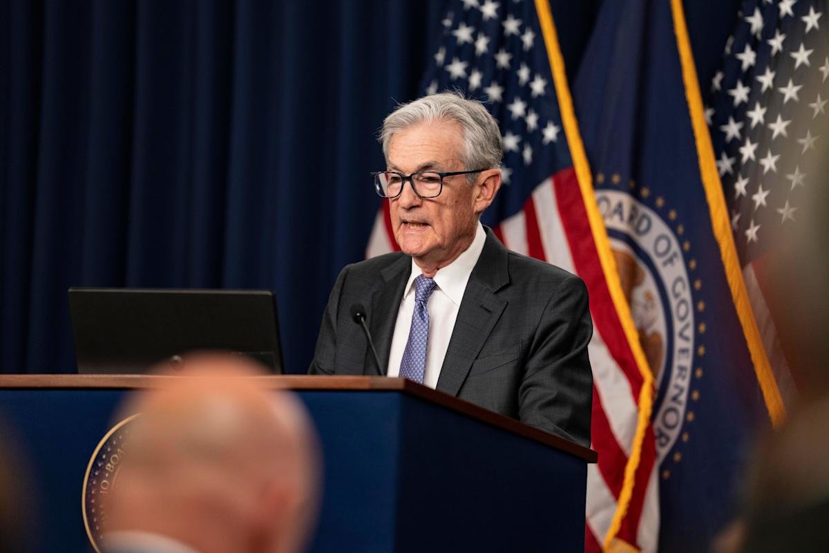 FTSE One Hundred Closes Higher While US Markets Mixed Ahead of Federal Reserve Minutes