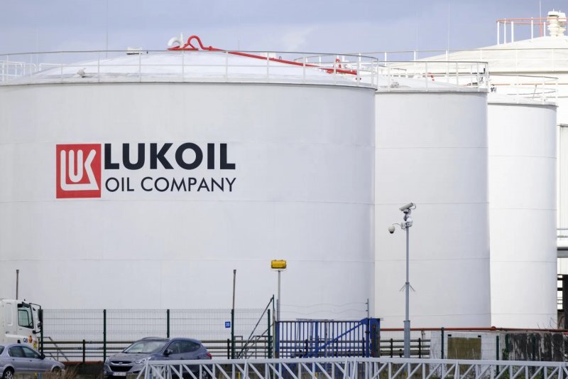 Chevron and Quantum Capital Prepare Bid for Twenty-Two Billion Dollars in Lukoil Assets