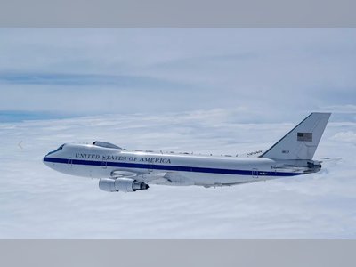 Rare U.S. Air Force Aircraft Spotted at Los Angeles Airport Fuels Online Speculation