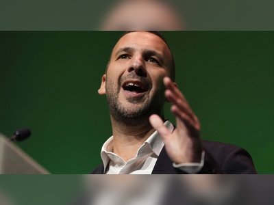 UK Green Party Leader Urges Review of U.S. Military Presence and Suggests Possibility of Expelling American Forces