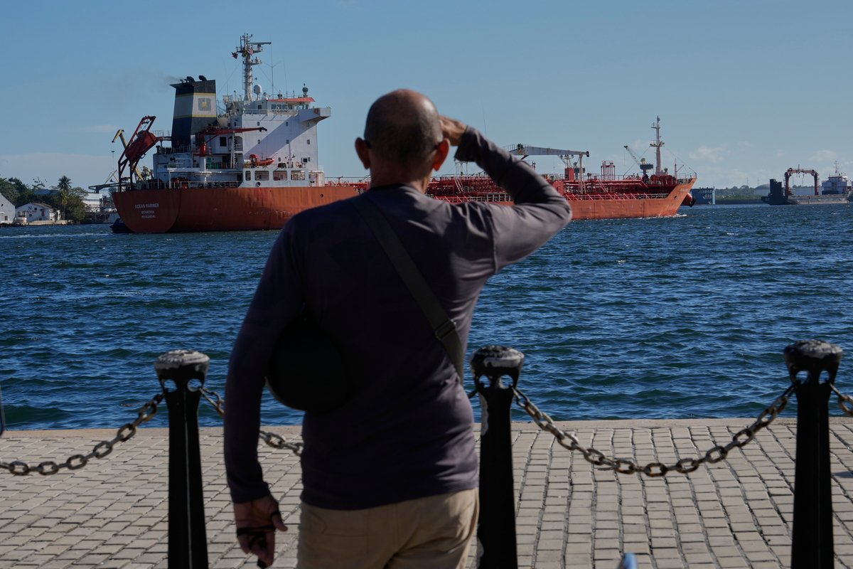 White House Weighs Possible Naval Blockade to Halt Cuban Oil Imports Amid Regional Pressure