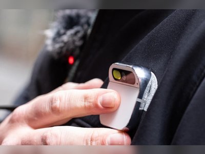 Apple and OpenAI Chase Screenless AI Wearables as the Post-iPhone Interface Battle Heats Up