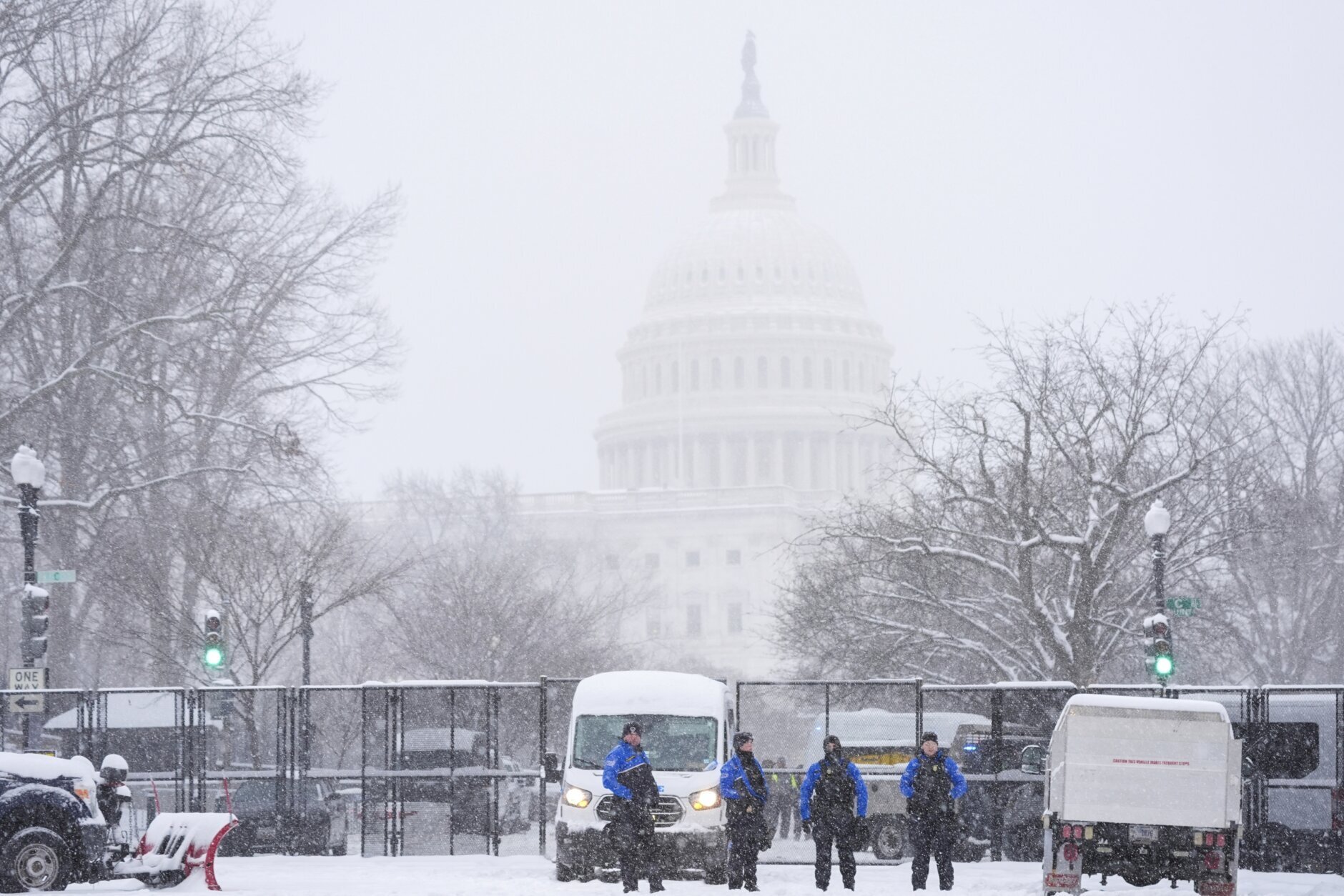 Winter Storm Warning Issued as Heavy Snow and Ice Target Washington, Maryland and Virginia