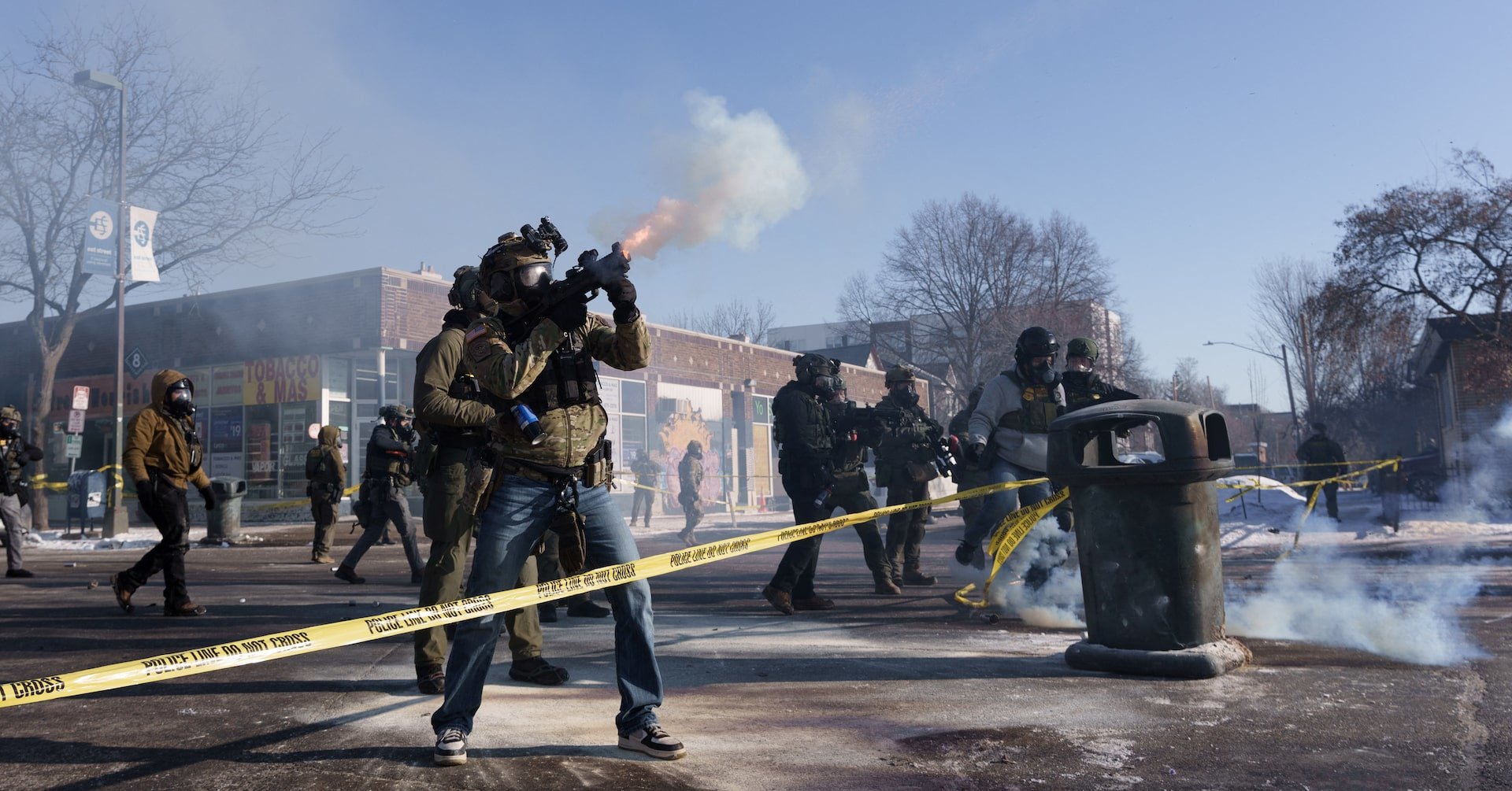 Trump Weighs Softer Tactics in Minneapolis as Federal Response to Immigration Enforcement Draws Backlash