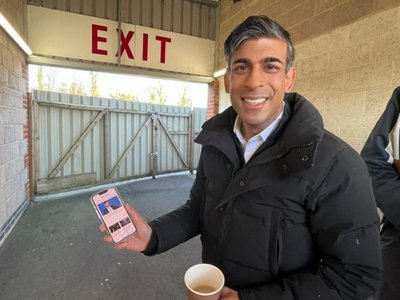 UK Prime Minister Traveled to China Using Temporary Phones and Laptops to Limit Espionage Risks