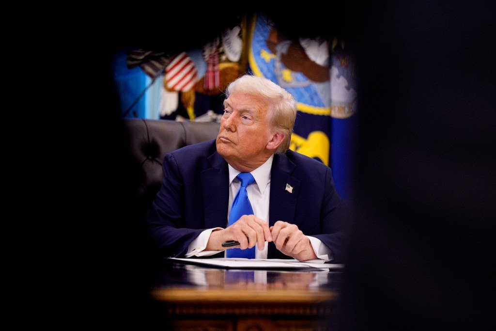 White House Grapples with Aftermath of Minneapolis Shooting of Alex Pretti