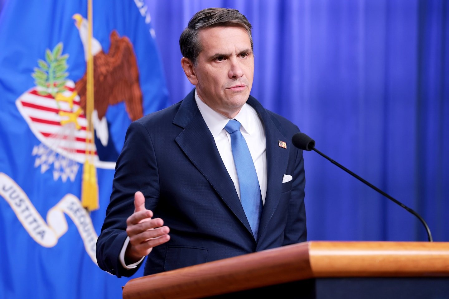 U.S. Justice Department Launches Federal Civil Rights Investigation into Alex Pretti Shooting