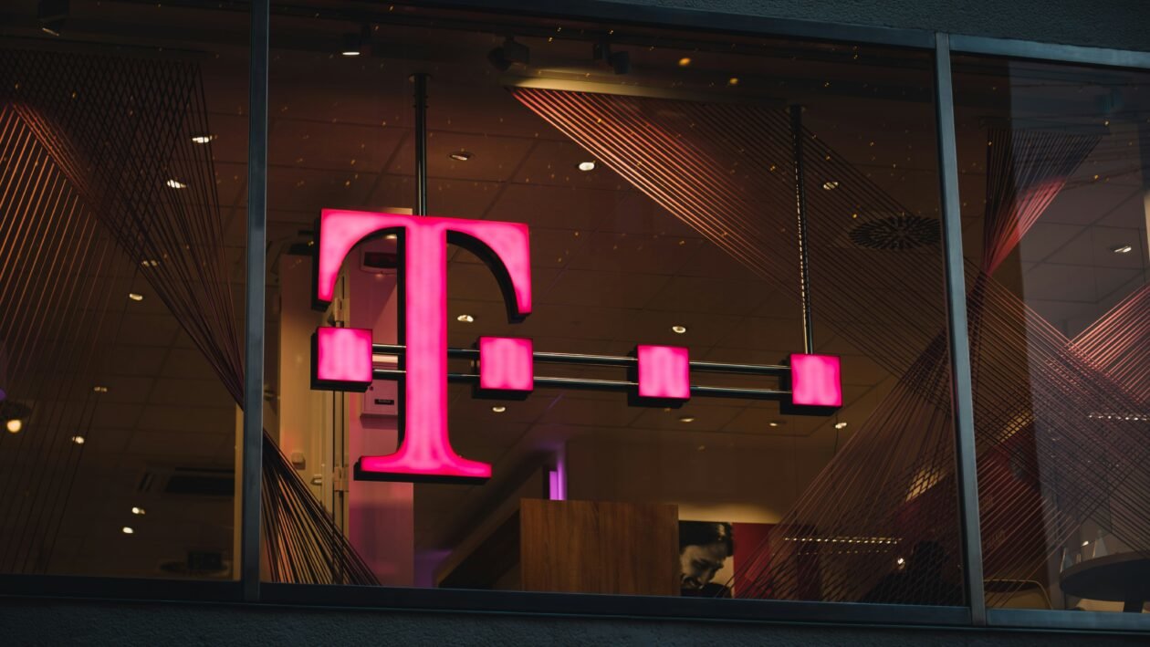 T-Mobile Announces Major Job Reductions in Washington State, Including Vice President Roles