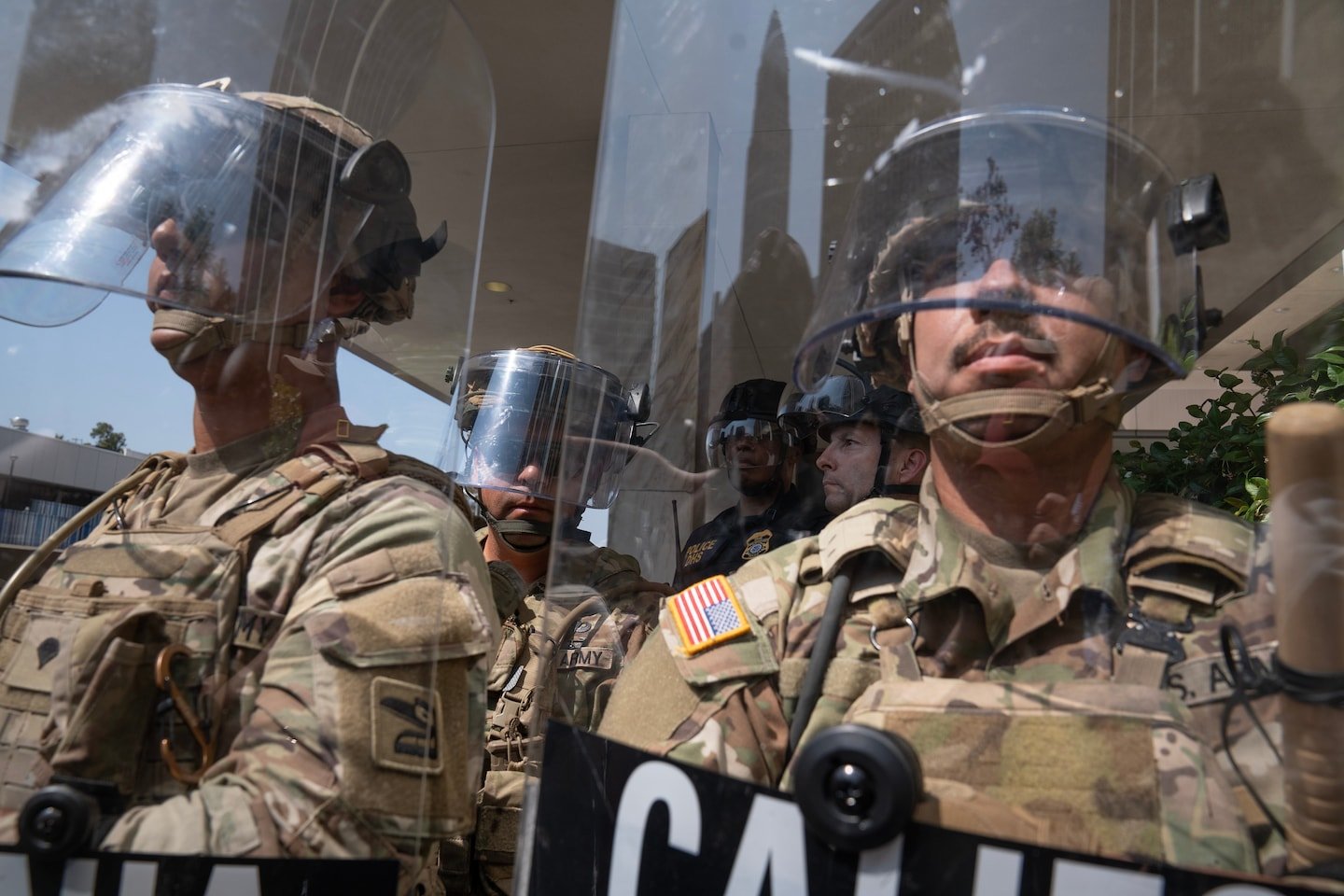 Federalized National Guard Troops Withdrawn From Major U.S. Cities Amid Legal and Operational Challenges