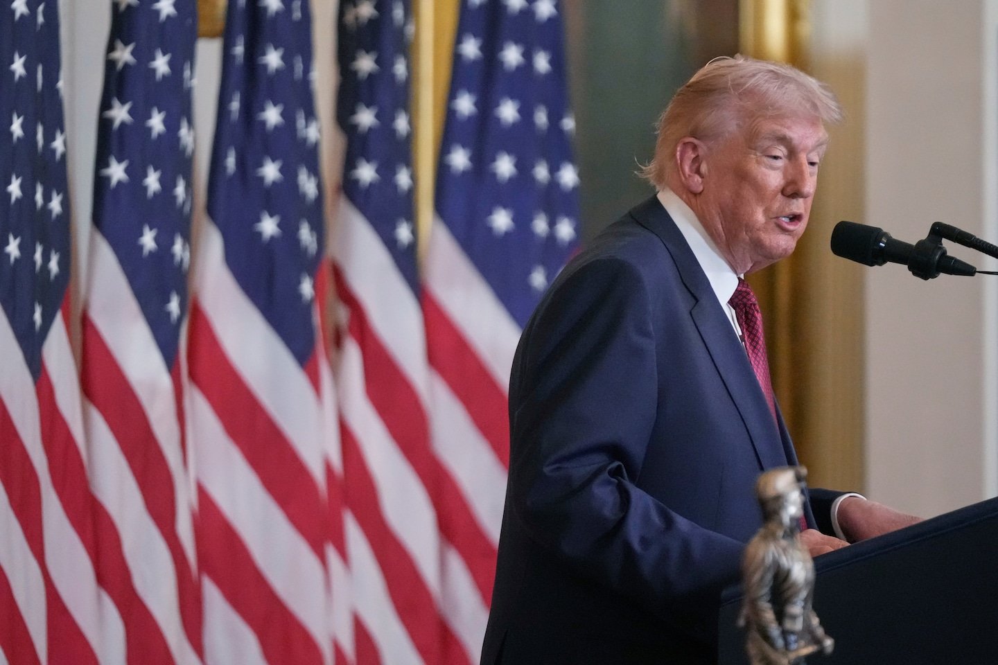 Trump Reverses Course on Governors’ White House Meeting After Bipartisan Backlash