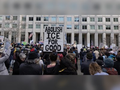 Democratic-Led Cities Seek to Curb ICE Cooperation, Setting Stage for Confrontation with Trump Administration