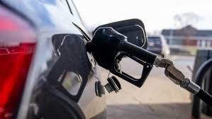 Washington State Gas Prices Edge Lower in Mid-April as Market Pressures Ease