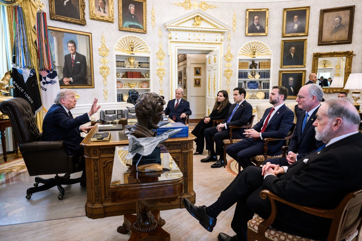 Trump hosts Israeli and Lebanese ambassadors in Oval Office as U.S. navigates Middle East diplomacy