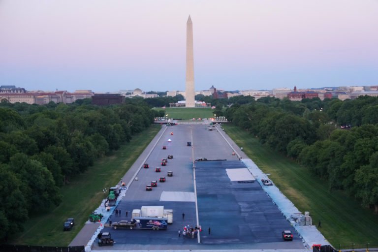 Trump’s Reflecting Pool Drive Highlights Unusual Renovation of Lincoln Memorial Landmark