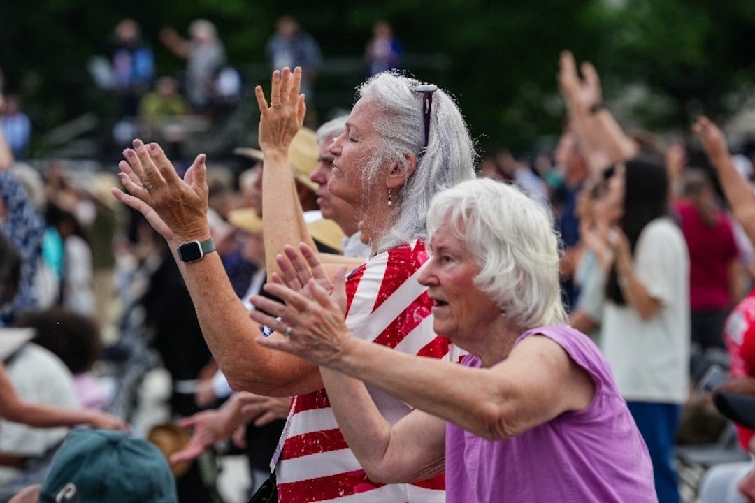 Trump-Linked Faith Rally Rekindles Debate Over Church and State Boundaries in U.S. Politics