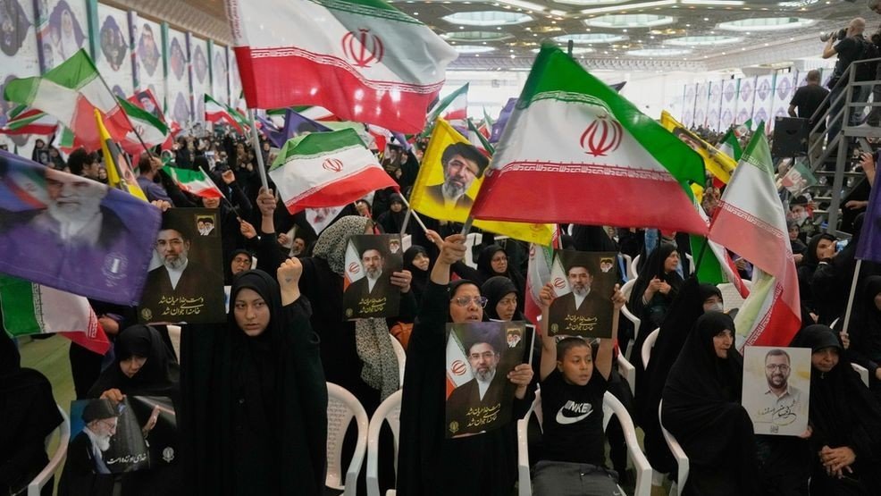 Iran Tensions, White House Security Disputes, and Immigration Crackdowns Collide in Washington